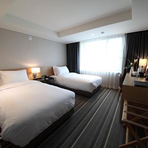 Superior Twin Room Check at 1800